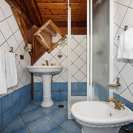 Sleeps 20 Pool Air Con Wifi